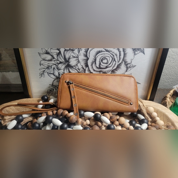 FREE PEOPLE Distressed Vegan Wallet Wristlet Brown NWOT - Picture 8 of 9